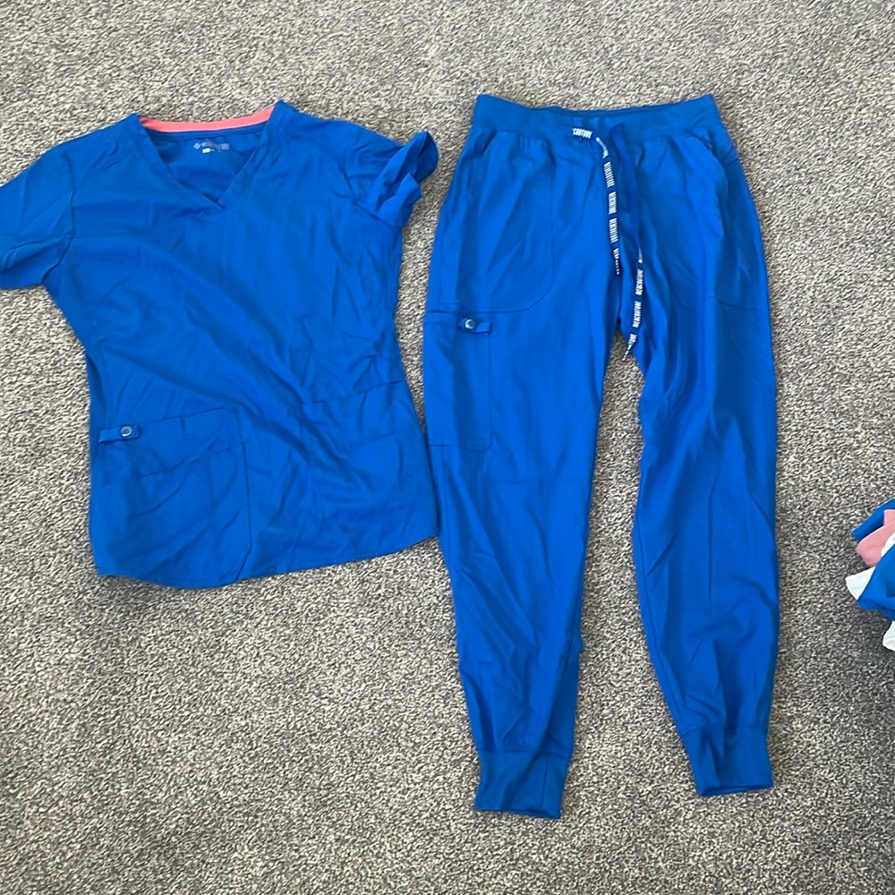 Med Couture jogger scrub set